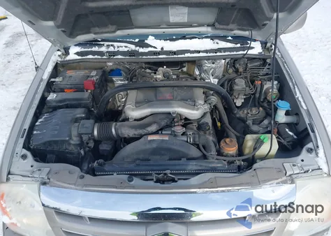 2005 Suzuki Xl-7 Ex/Lx z USA, uszkodzony, nr VIN JS3TX92V254105856